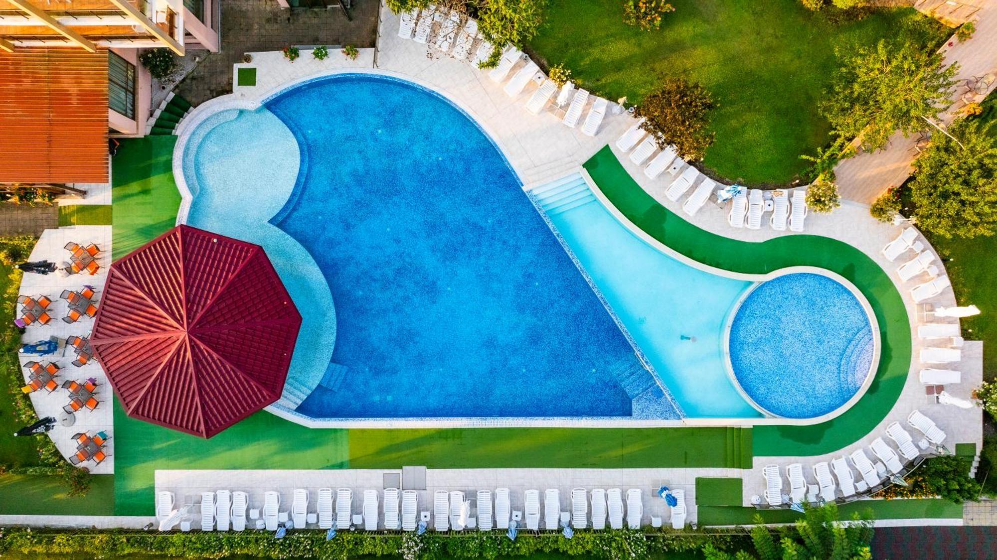Aparthotel Hotel Prestige City II Primorsko Eksteriør billede