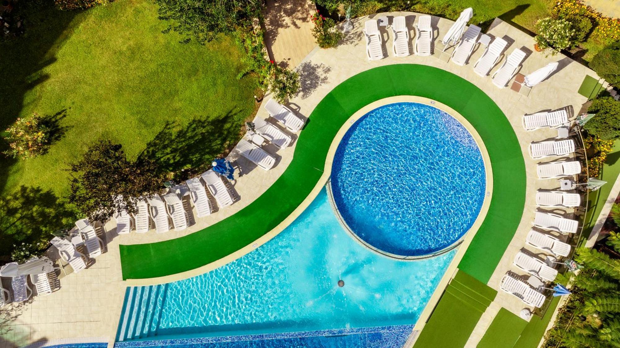Aparthotel Hotel Prestige City II Primorsko Eksteriør billede