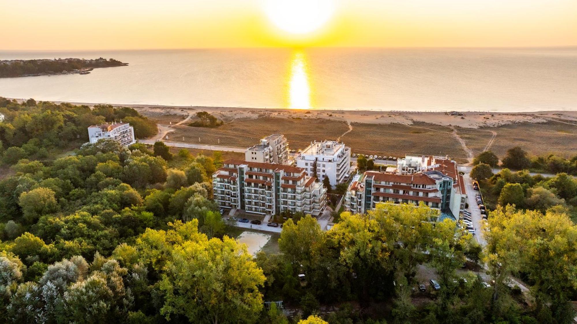 Aparthotel Hotel Prestige City II Primorsko Eksteriør billede