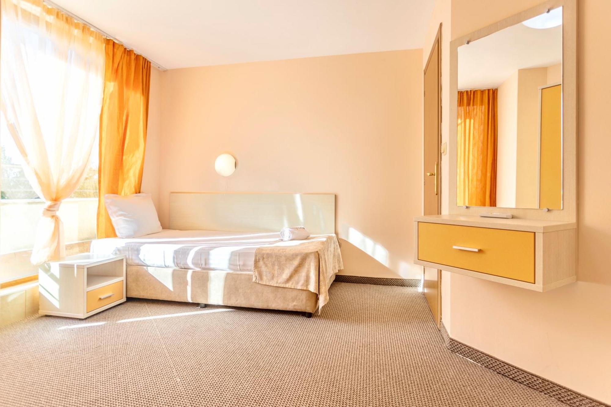 Aparthotel Hotel Prestige City II Primorsko Eksteriør billede