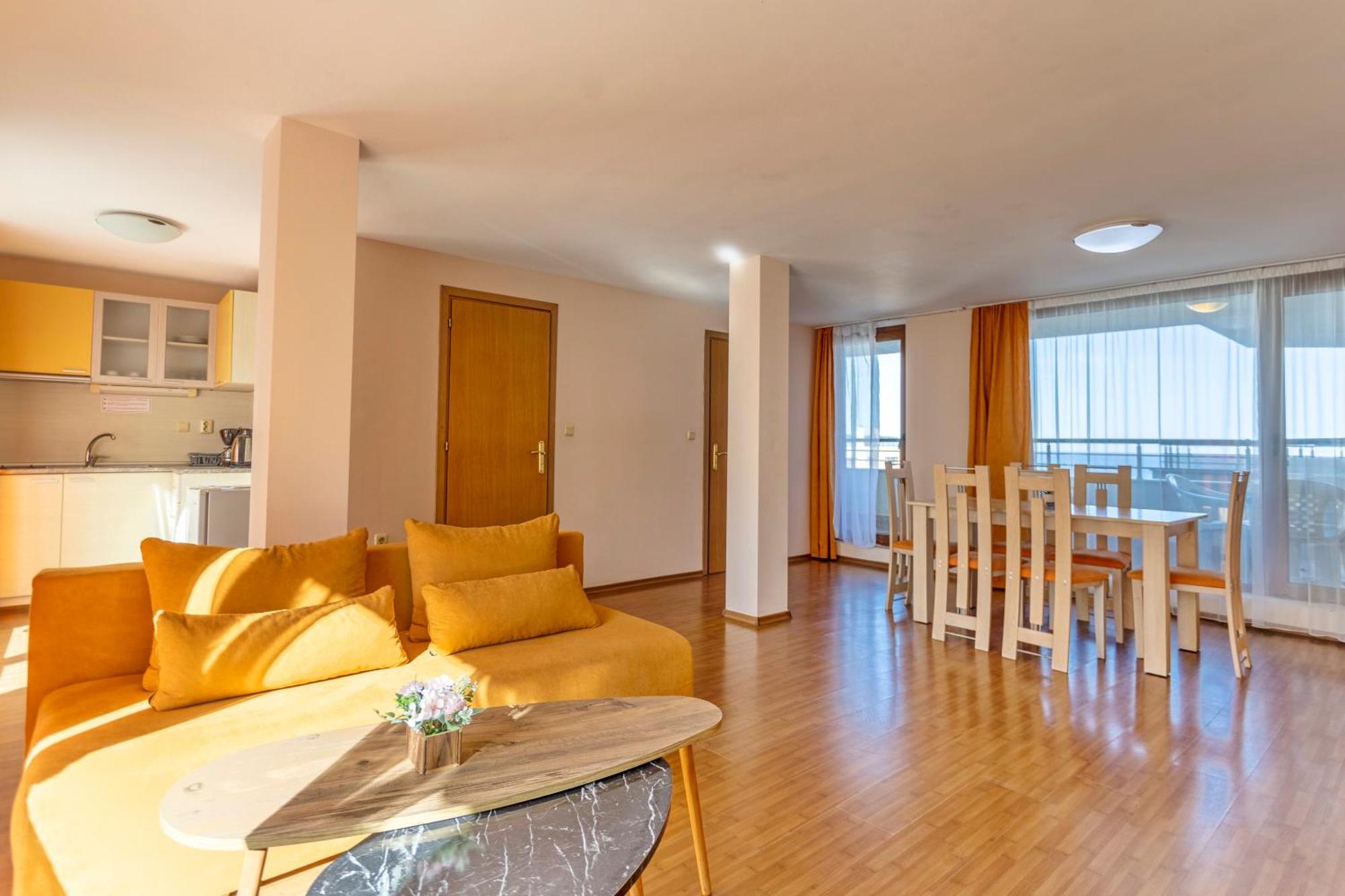 Aparthotel Hotel Prestige City II Primorsko Eksteriør billede