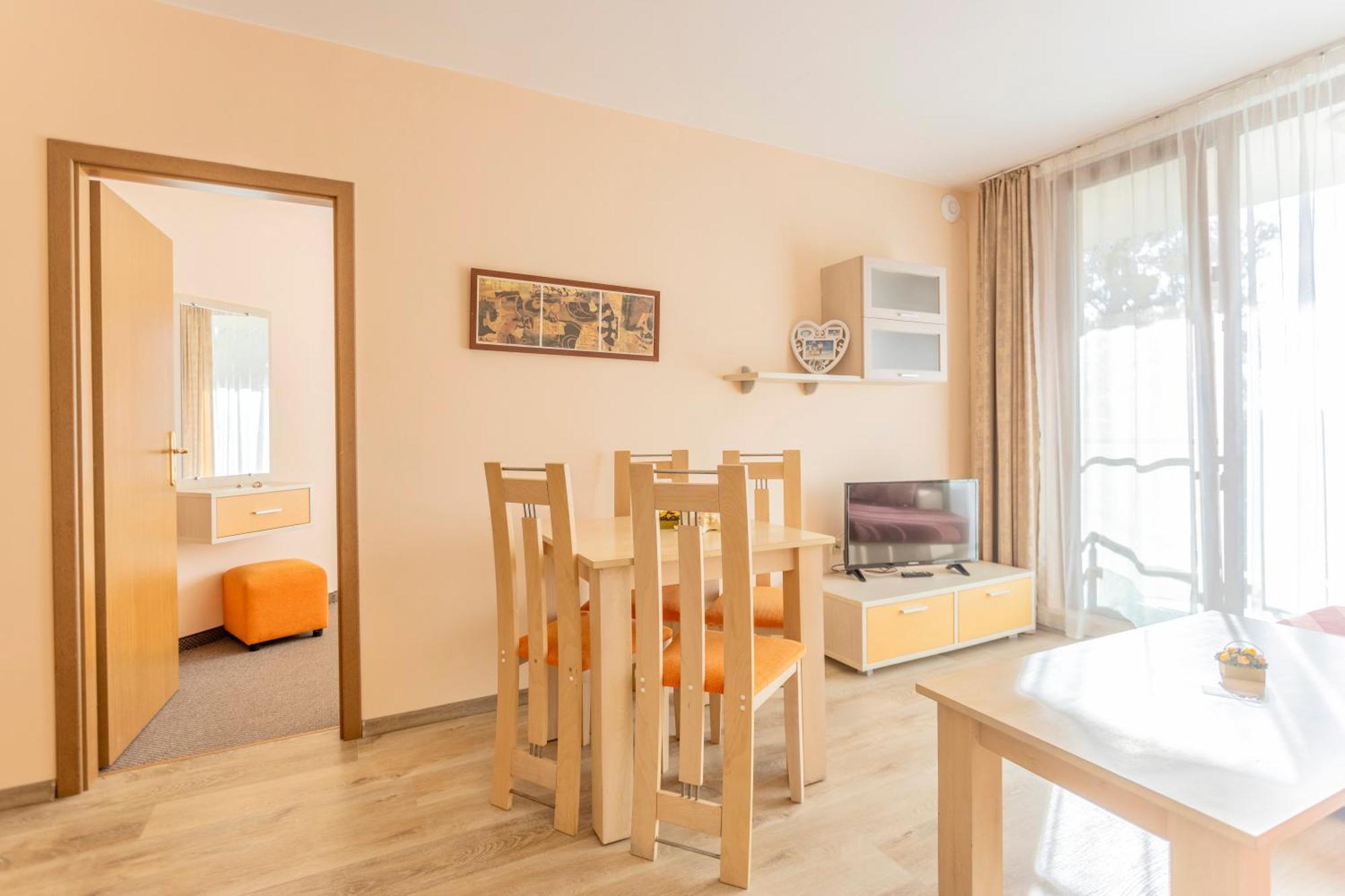 Aparthotel Hotel Prestige City II Primorsko Eksteriør billede