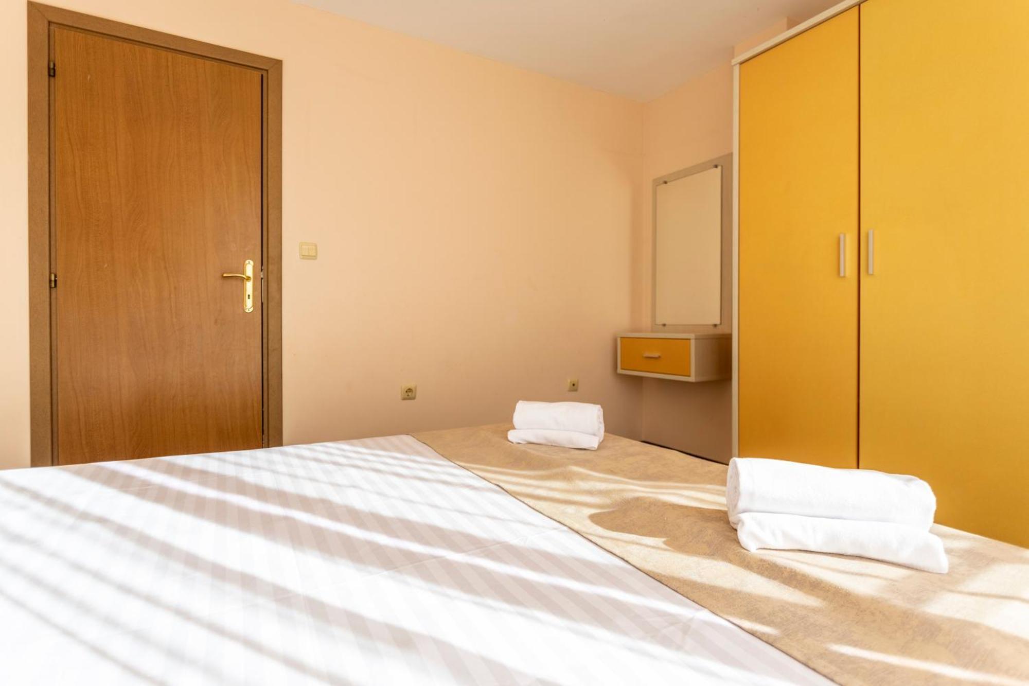 Aparthotel Hotel Prestige City II Primorsko Eksteriør billede