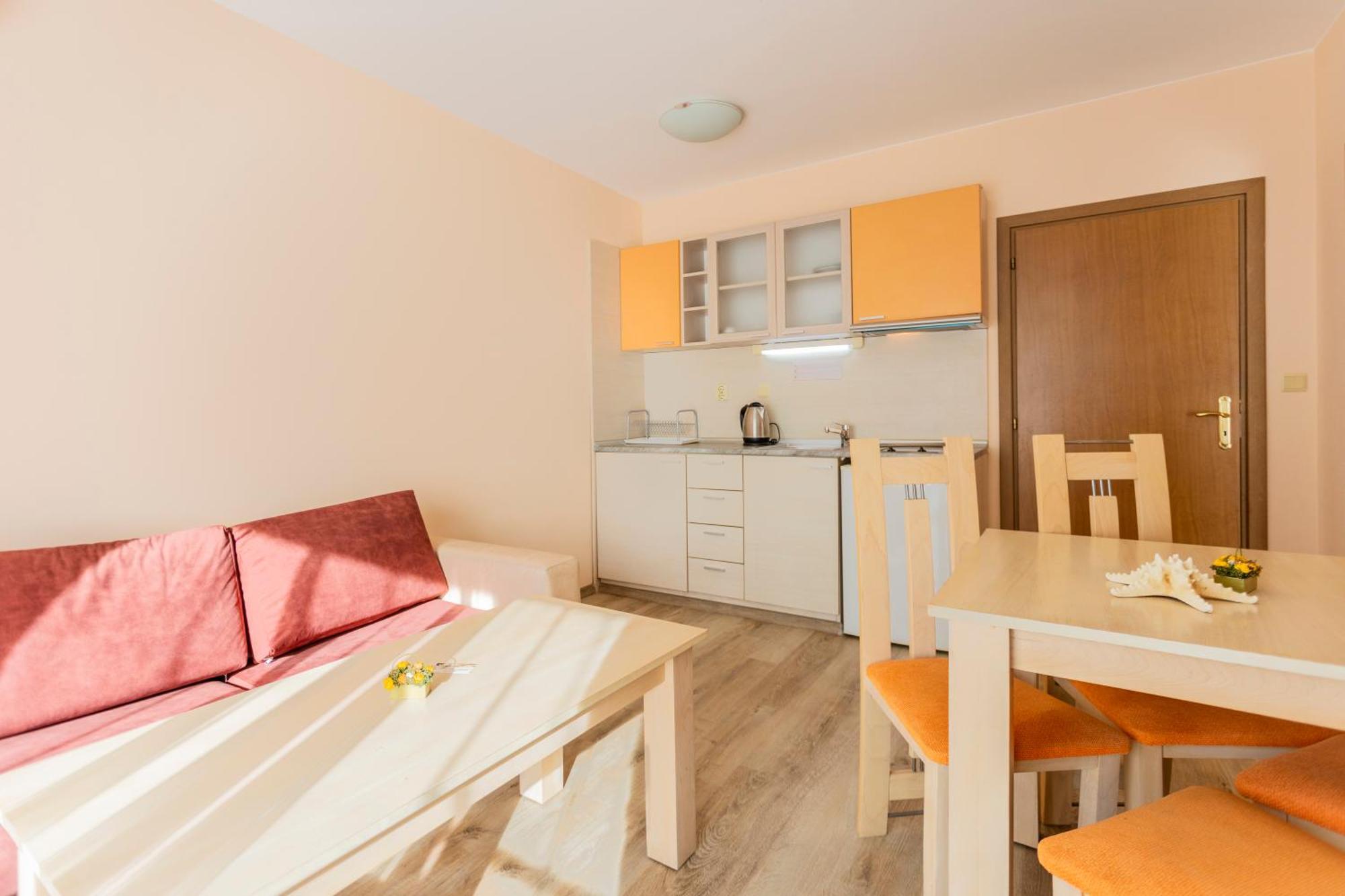 Aparthotel Hotel Prestige City II Primorsko Eksteriør billede